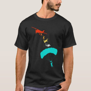 Lustiger Fallschirmspringer springt aus dem Flugze T-Shirt