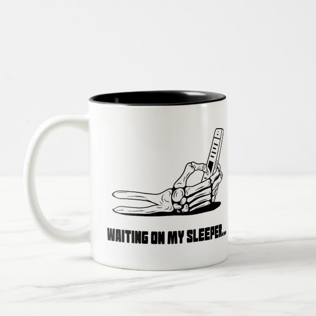 Lustiger Fantasie-Fußball Zweifarbige Tasse (Links)