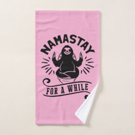 Lustiger Faultier-Badezimmer-Humor Namastay Handtuch