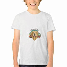 Lustiger Golden Retriever Hund mit einem Lächeln