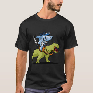 Lustiger Hai-Pirat Reitet T-Rex-Dinosaurier T-Shirt