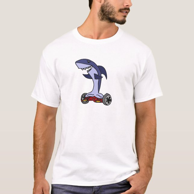 Lustiger Haifisch auf rotem Hoverboard T-Shirt (Vorderseite)