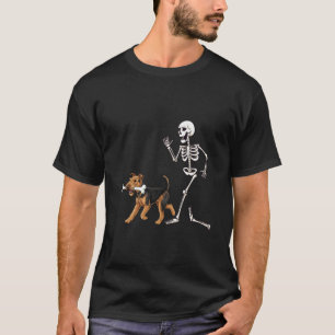 Lustiger Halloween Airedale Terrier und Skelett T-Shirt