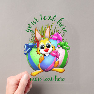 Lustiger Hase beißt ein Osterei Acryleinladungen