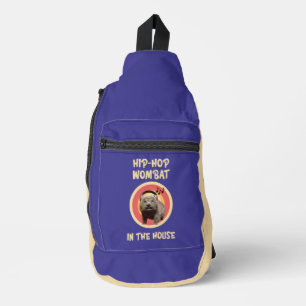 Lustiger Hip-Hop-Wombat im Haus Crossbody Bag