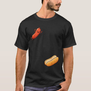 Lustiger Hotdog springt in die Brötchenwurst BBQ h T-Shirt