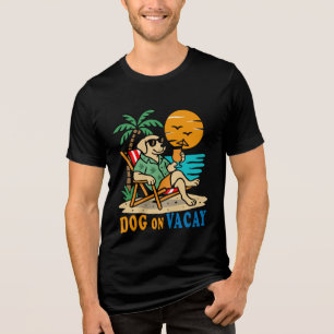 Lustiger Hund im Urlaub T-Shirt Süßer Sommer Tri-Blend Shirt