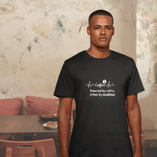 lustiger Kaffee-Arbeitsplatz-Spruch Powered by Kaf T-Shirt
