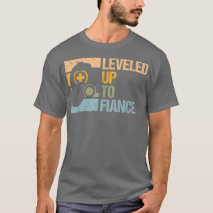 Lustiger Männer-Spruch: Aufgerüstet zum Verlobten- T-Shirt