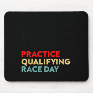 Lustiger Montag Dienstag Donnerstag Übung Qualifyi Mousepad