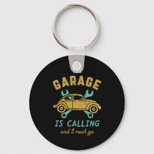 Lustiger Oldtimer-Automechaniker Die Garage ruft a Schlüsselanhänger