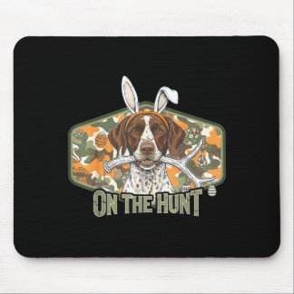 Lustiger Oster-Labrador Retriever auf der Jagd nac Mousepad