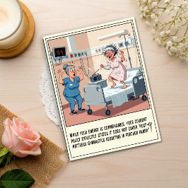 Lustiger Patient tanzt auf Krankenhausbett Gute Be Postkarte