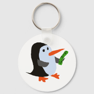 Lustiger Penguin mit einem Essiggurken-Shirt Schlüsselanhänger