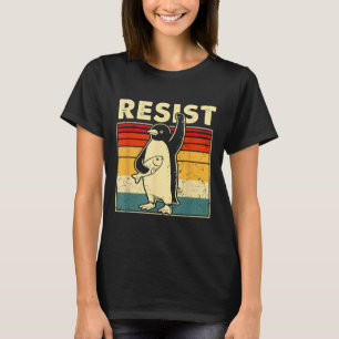 Lustiger Pinguin widersteht coolen Pinguinen Vinta T-Shirt