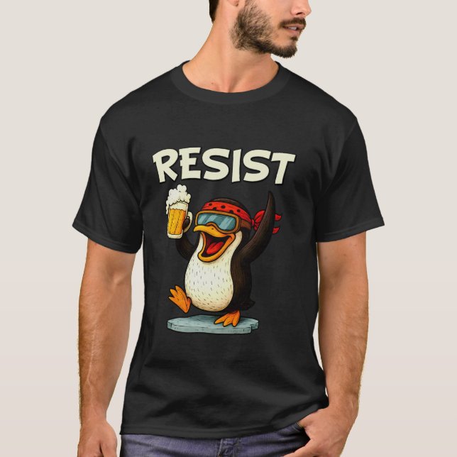 Lustiger Pinguin widersteht T-Shirt (Vorderseite)