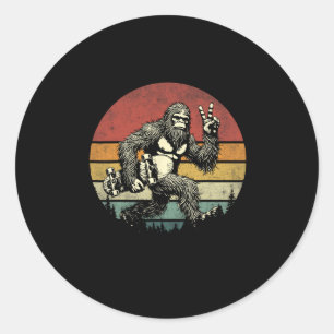 Lustiger Retro-Bigfoot-Skater Vintage-Sasquatch-Sk Runder Aufkleber