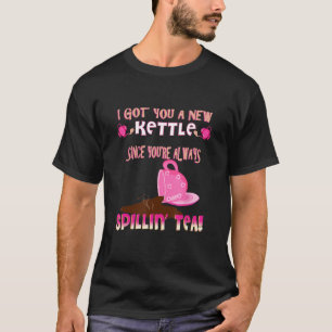 Lustiger sarkastischer Klatsch-Teetrinker, der den T-Shirt