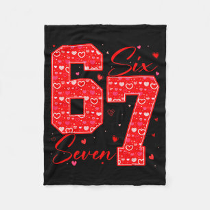 Lustiger Sechs Sieben 6 7 Meme Herzen Cupid Valent Fleecedecke