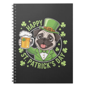 Lustiger St. Patrick's Day Mops mit Bierkrug Notizblock