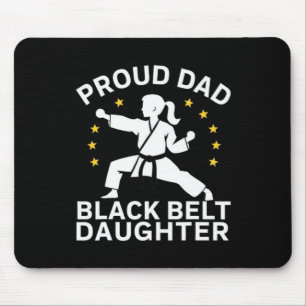 Lustiger stolzer Vater Schwarzgürtel Tochter Karat Mousepad