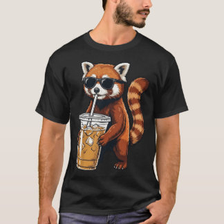 Lustiger süßer Roter Panda, der eisgekühlten Kaffe T-Shirt