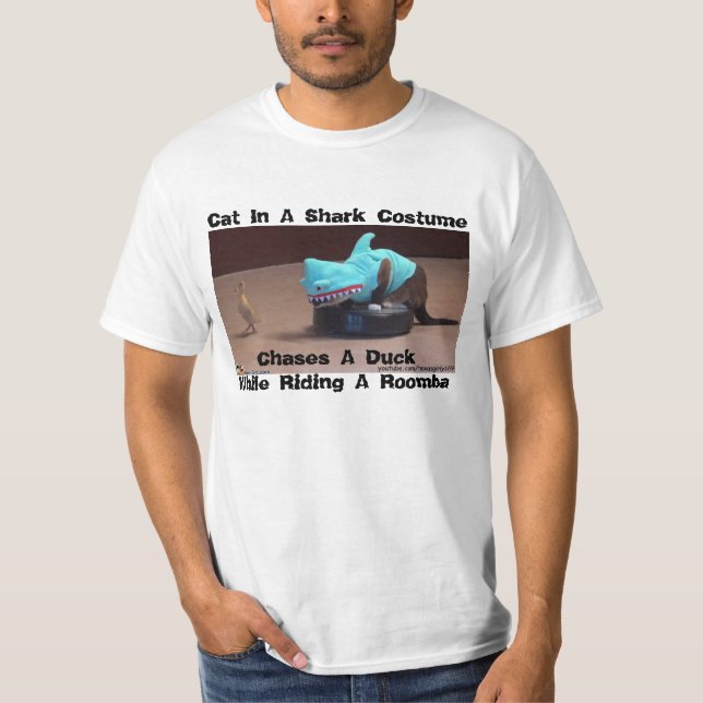 LUSTIGER T - SHIRT SHARK-CAT, DER ENTE AUF ROOMBA (Vorderseite)