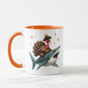 Lustiger Truthahn reitet auf einem Hai zum Ernteda Tasse