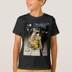 Lustiger Waschbär Pickles essender Meme Männer Fra T-Shirt
