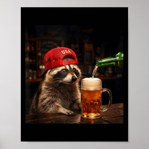 Lustiger Waschbär trinkt Bier patriotisch 4. Juli Poster