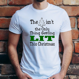 Lustiger Weihnachtsbaum ist nicht das Einzige, was T-Shirt
