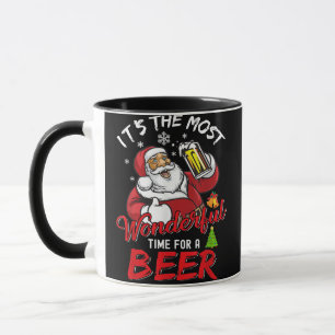 Lustiger Weihnachtsmann Santa Claus trinkt Bier Wu Tasse