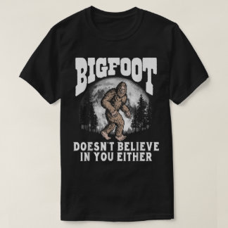 Lustiges Bigfoot-Mond-Wald-Design T-Shirt