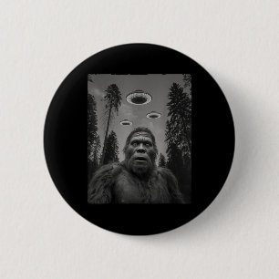 Lustiges Bigfoot- und UFO-Selfie Button