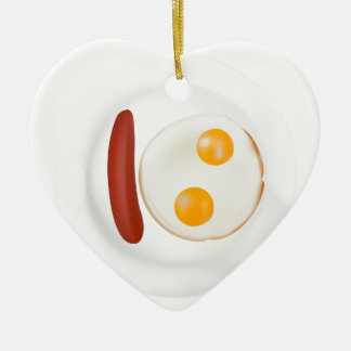 Lustiges Bild der durcheinandergemischten Eier mit Keramik Ornament