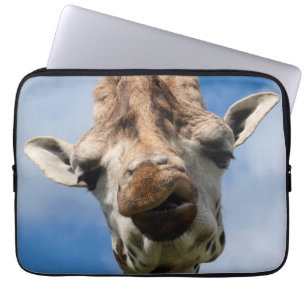 Lustiges Giraffenporträt Laptopschutzhülle