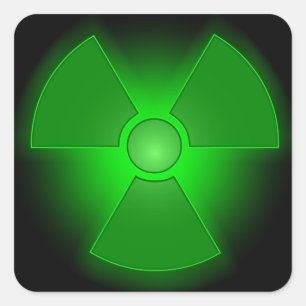 Lustiges grünes glühendes Radioaktivitätssymbol Quadratischer Aufkleber