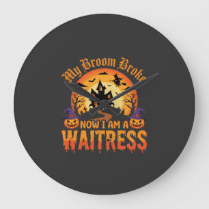 Lustiges Halloween Kellnerin Mein Besen brach Desi Große Wanduhr