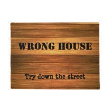 Lustiges hölzernes falsches Haus - versuchen Sie