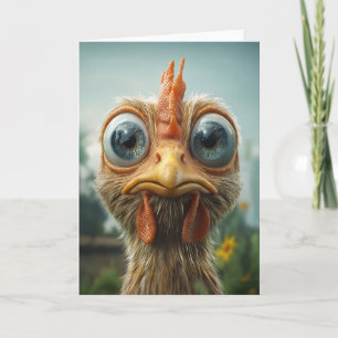 Lustiges Huhn mit großen Augen in Nahaufnahme Einladung
