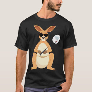 Lustiges Känguru mit Sonnenbrille beim Badminton s T-Shirt