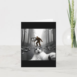 Lustiges Katzen-Selfie mit Bigfoot 67 Six Seven Me Karte