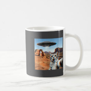 Lustiges Katzen-Selfie mit UFO und Zigarette Kaffeetasse