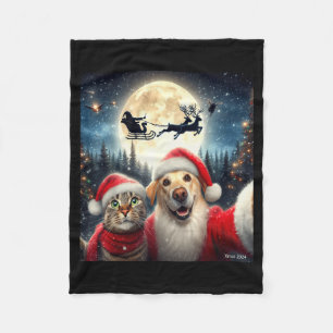 Lustiges Katzen- und Hunde-Selfie mit dem Weihnach Fleecedecke