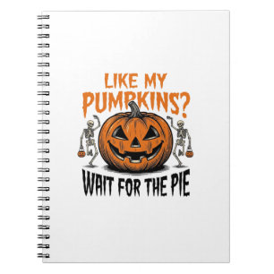Lustiges Kürbisskelett Halloween Pie Shirt_1 Notizblock