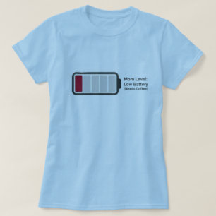 Lustiges "Mama-Level: Niedriger Akku" Kaffee Humor T-Shirt