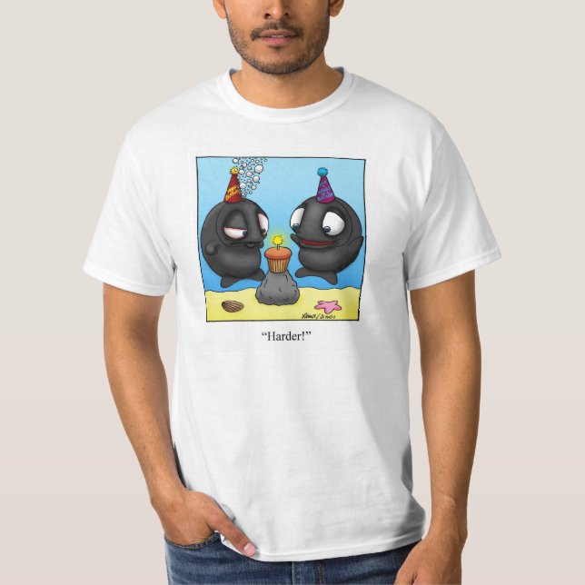 Lustiges "nebeliges unteres" Cartoon-T-Shirt T-Shirt (Vorderseite)