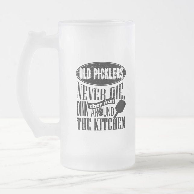 Lustiges Pickleball altes Picklers die nie Mattglas Bierglas (Links)
