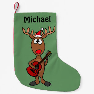 Lustiges Ren, das Gitarre spielt Kleiner Weihnachtsstrumpf