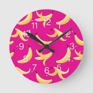 Lustiges Retro-gelbes Bananenmuster Party Editierb Runde Wanduhr
